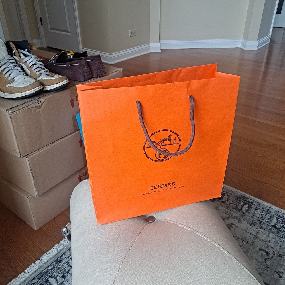 Hermes paper bag 4x12x12